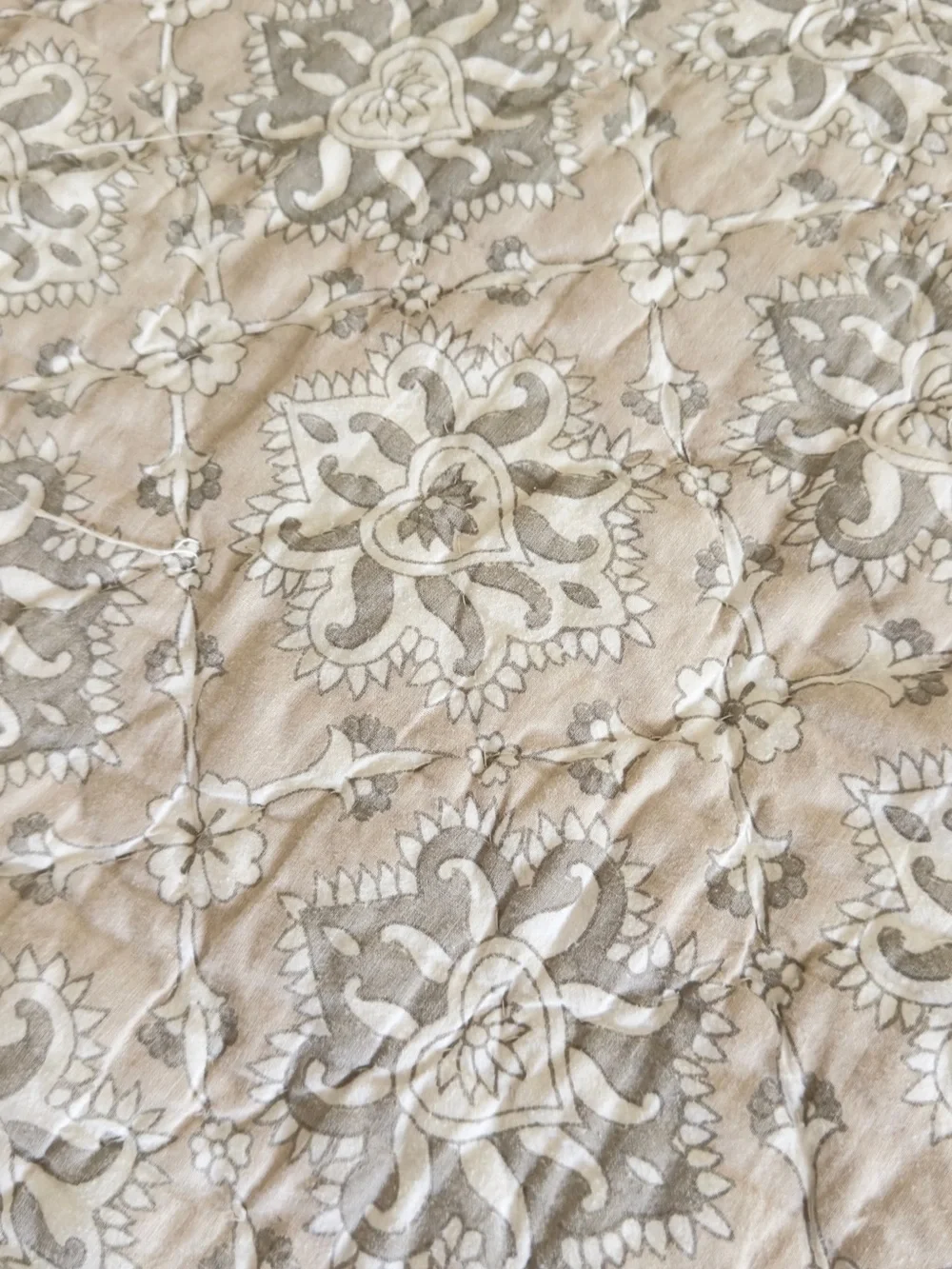 Elegant Cream Quilted Comforter - Soft Neutral Bedding